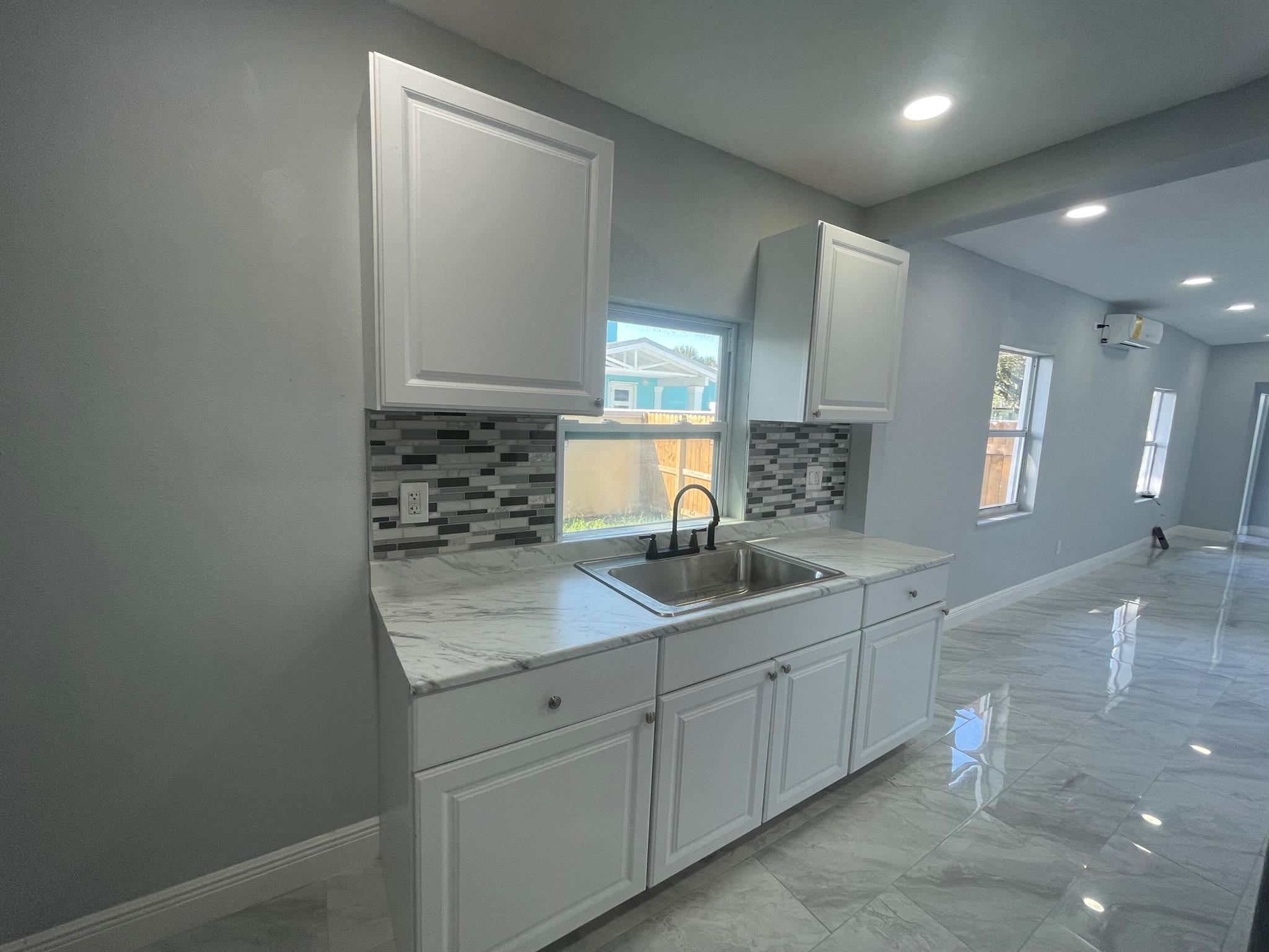 LINCOLN PARK NO 2 - Residential Lease