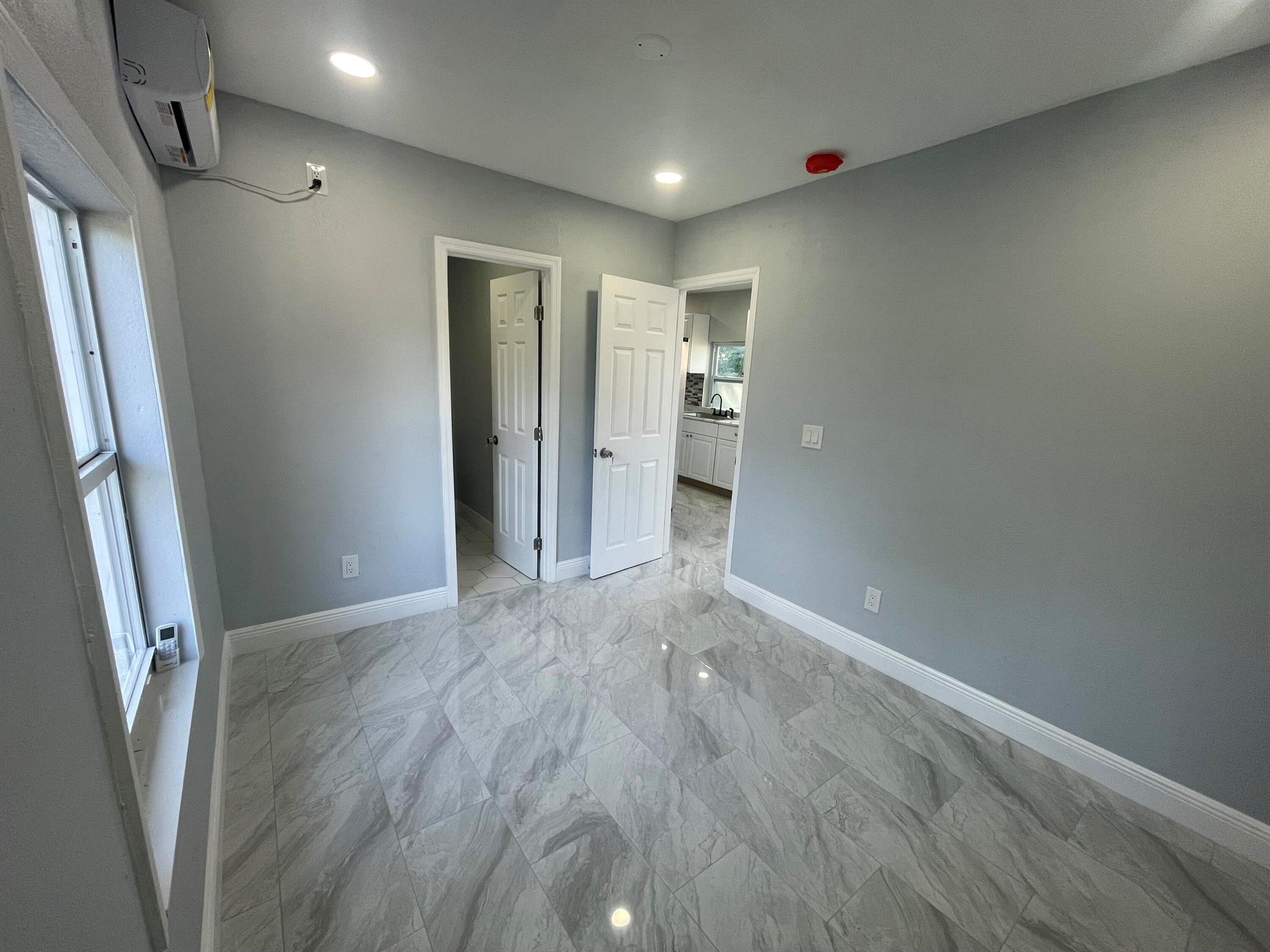 LINCOLN PARK NO 2 - Residential Lease