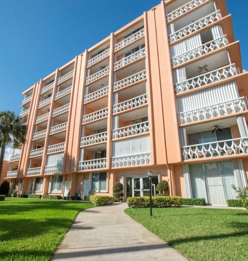 15 S Golfview Road 206
