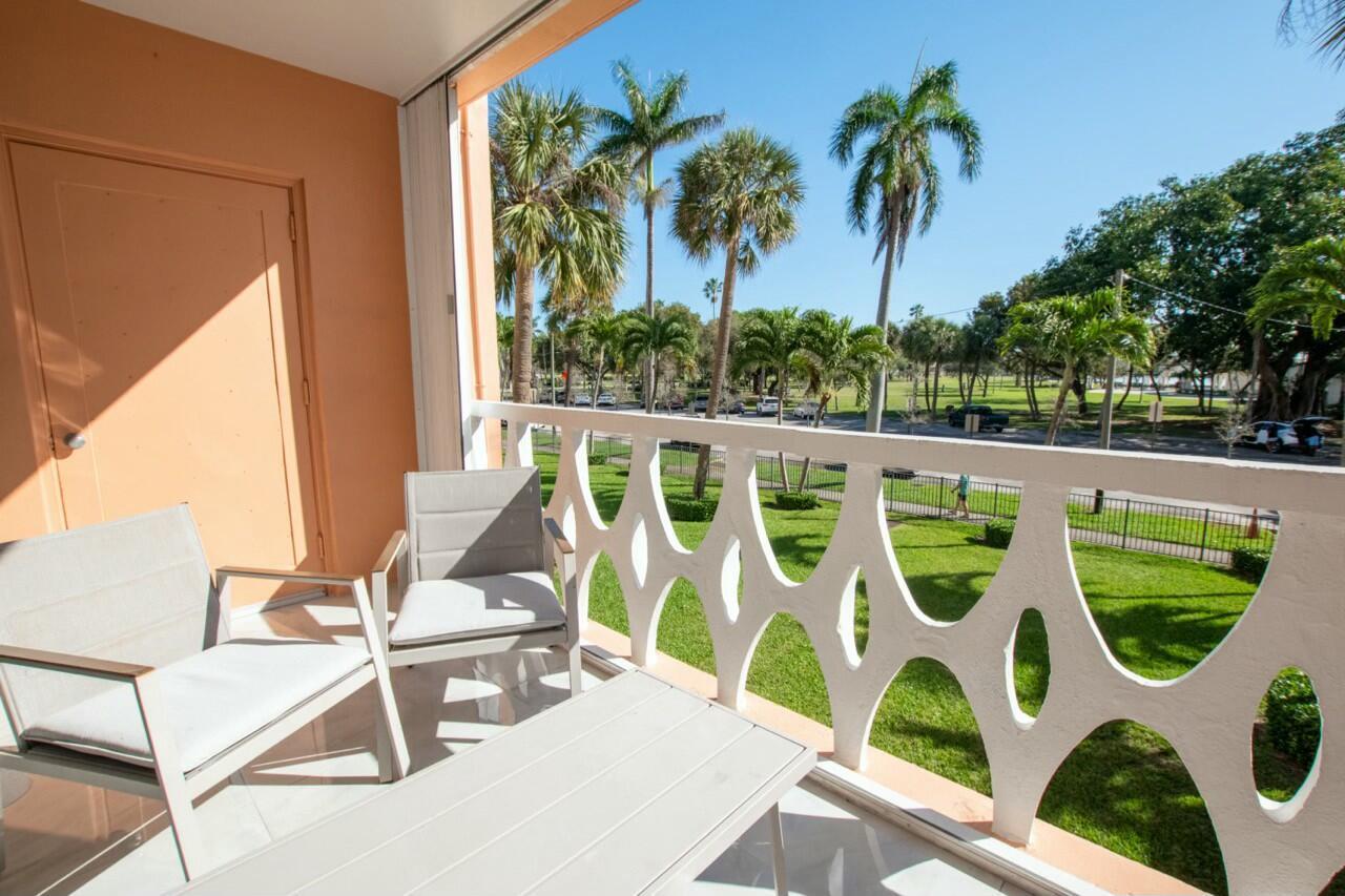 15 S Golfview Road 206