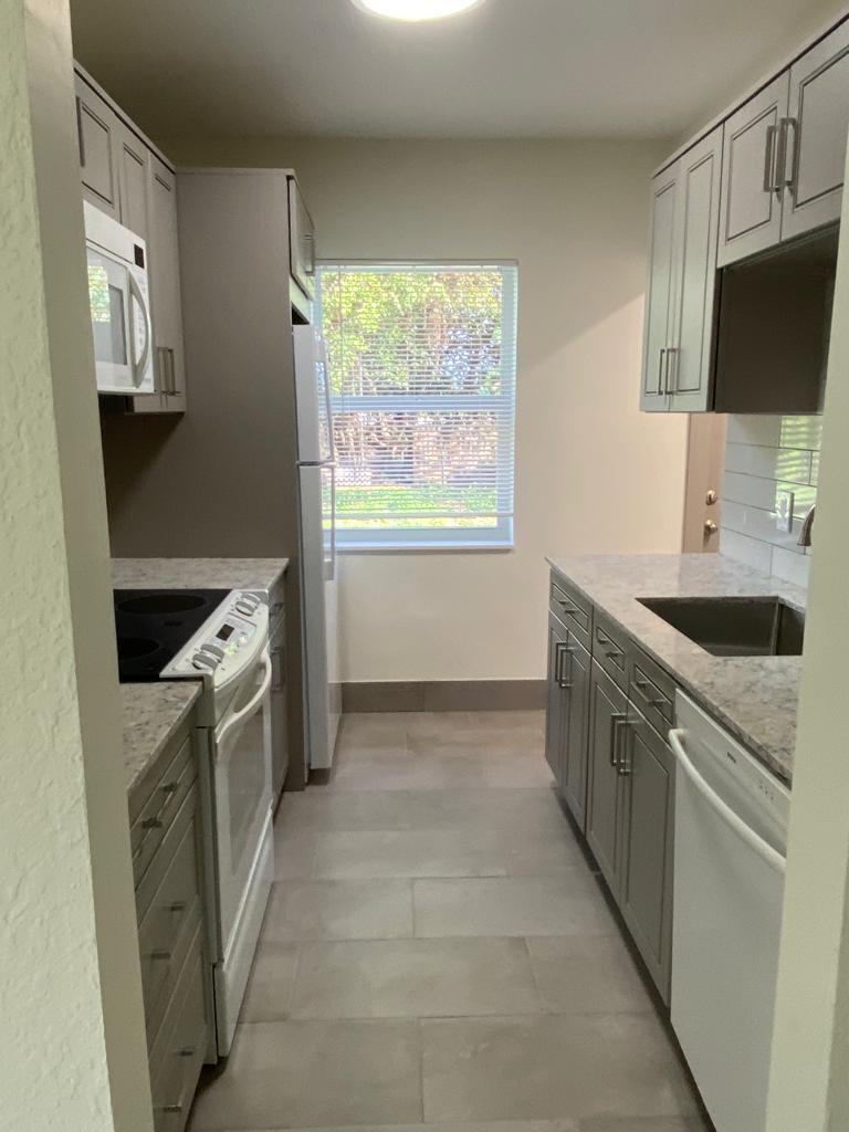 WHISPERING PALMS - Residential Lease