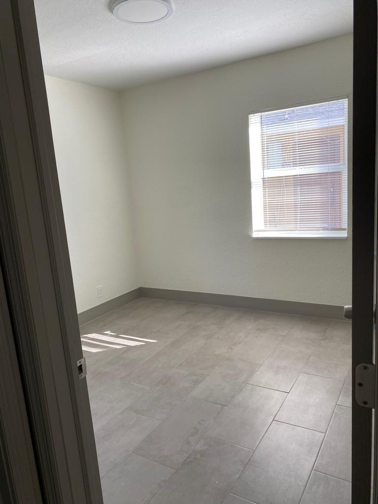 WHISPERING PALMS - Residential Lease