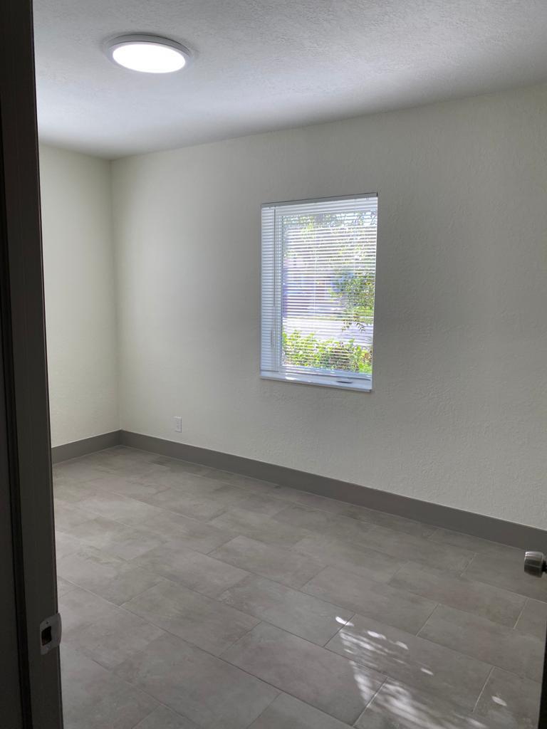 WHISPERING PALMS - Residential Lease