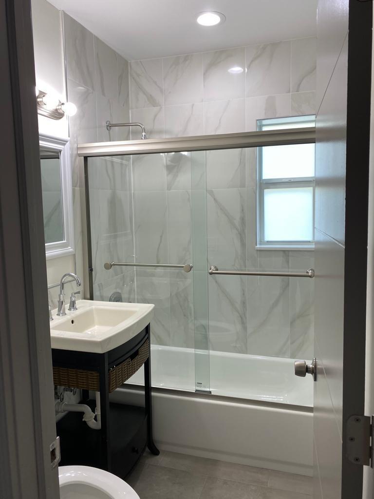 WHISPERING PALMS - Residential Lease