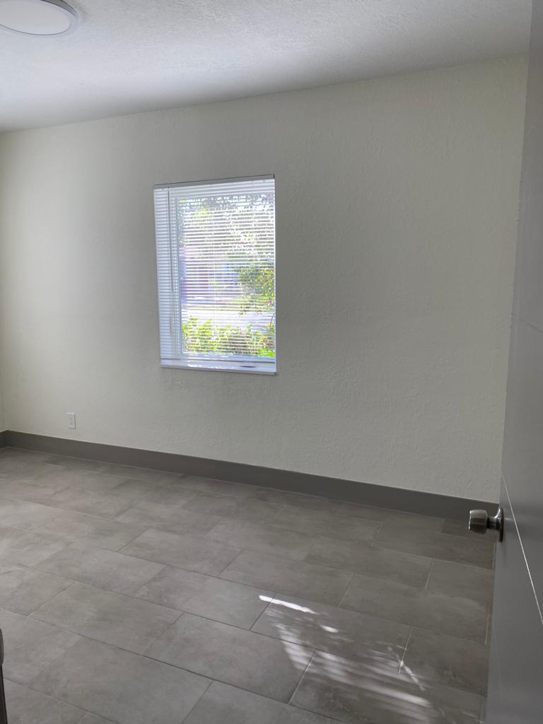 WHISPERING PALMS - Residential Lease