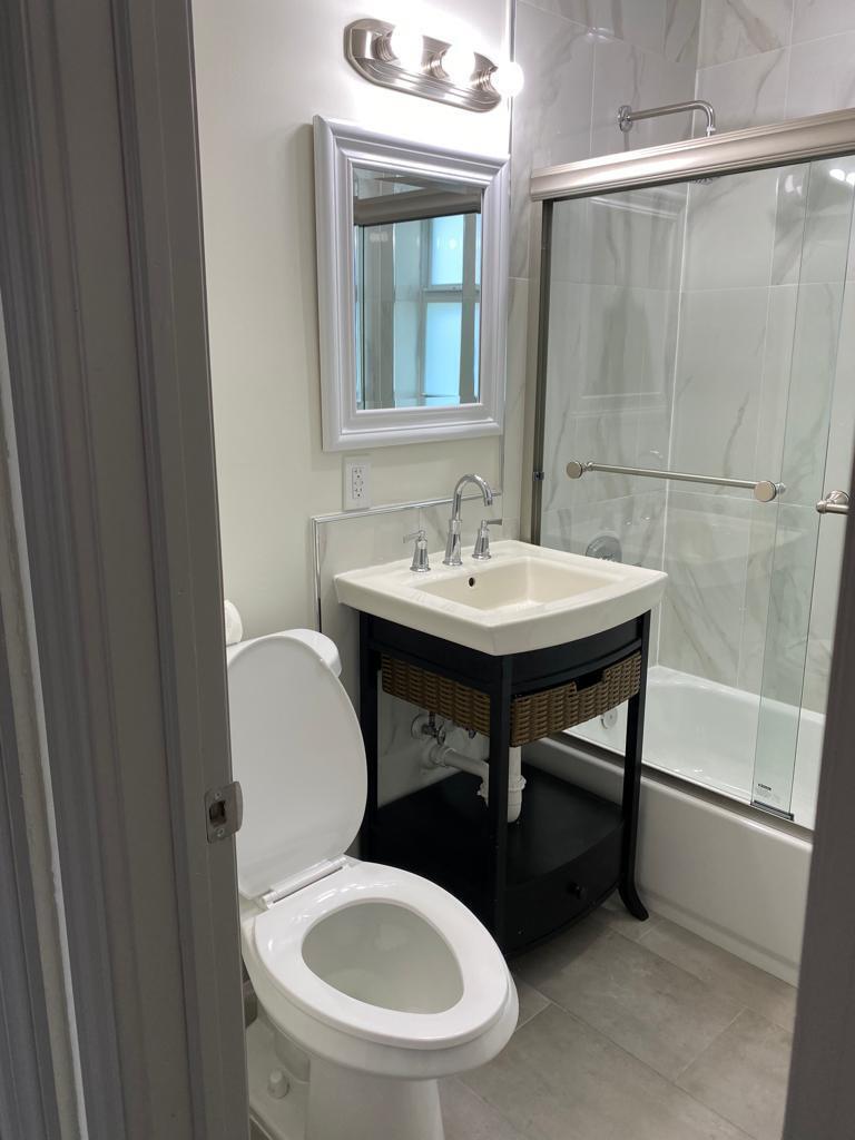 WHISPERING PALMS - Residential Lease