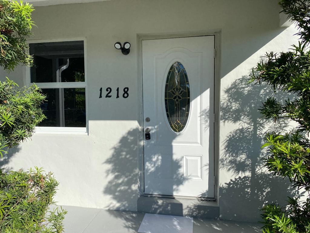 WHISPERING PALMS - Residential Lease