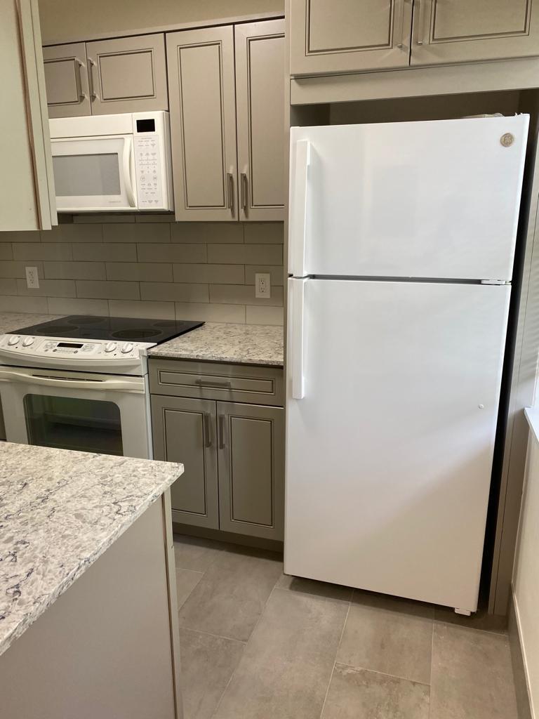 WHISPERING PALMS - Residential Lease