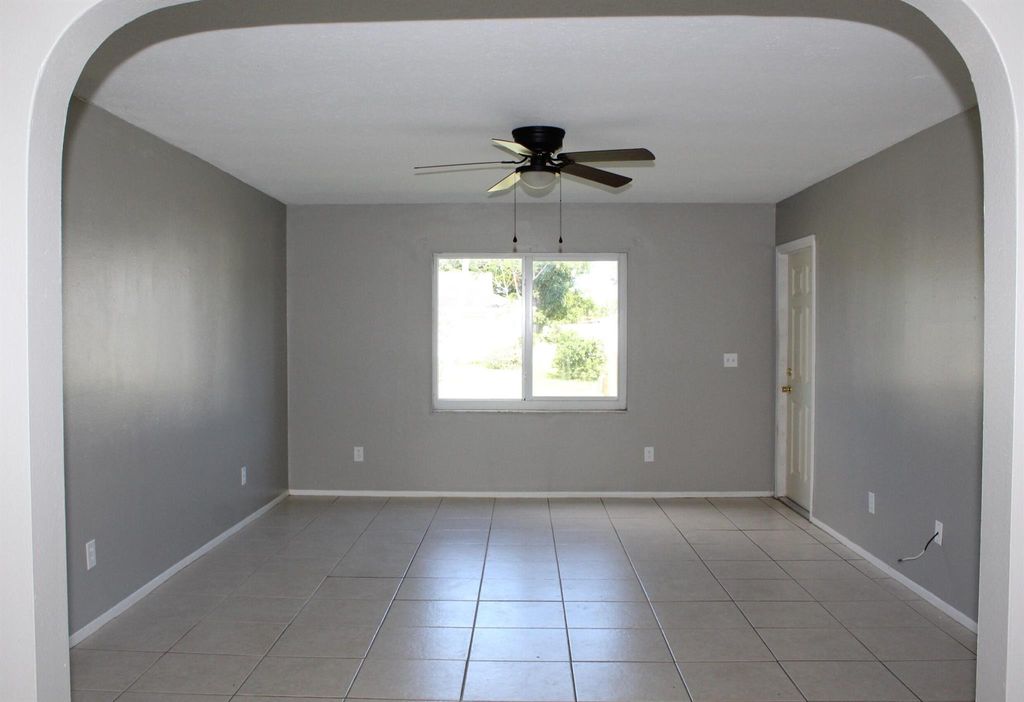 Photo of 602 SE Prineville Street, Port Saint Lucie, FL 34983 (MLS # R11005343)