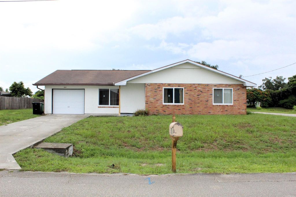 Photo of 602 SE Prineville Street, Port Saint Lucie, FL 34983 (MLS # R11005343)