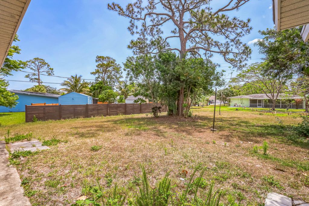 Photo of 434 SE Tranquilla Avenue, Port Saint Lucie, FL 34983 (MLS # R11089177)