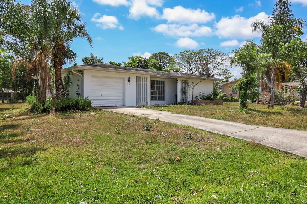 Photo of 434 SE Tranquilla Avenue, Port Saint Lucie, FL 34983 (MLS # R11089177)