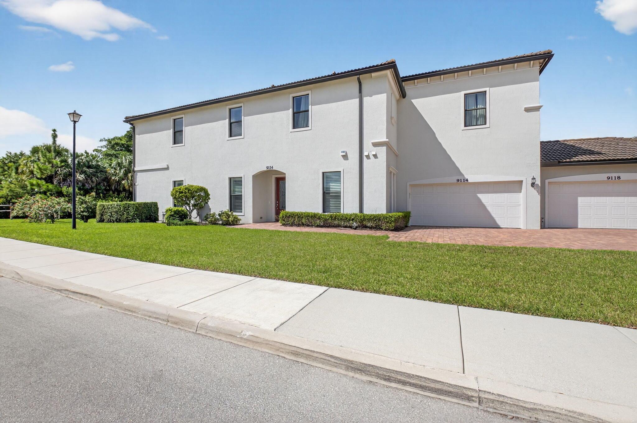 BOCA FLORES - Residential Lease