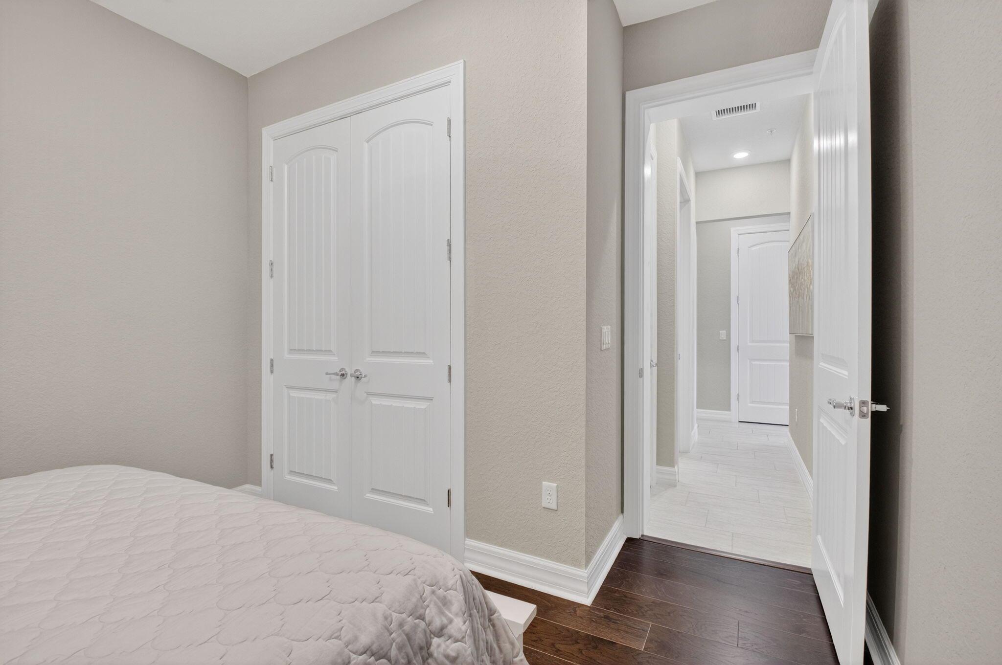 BOCA FLORES - Residential Lease