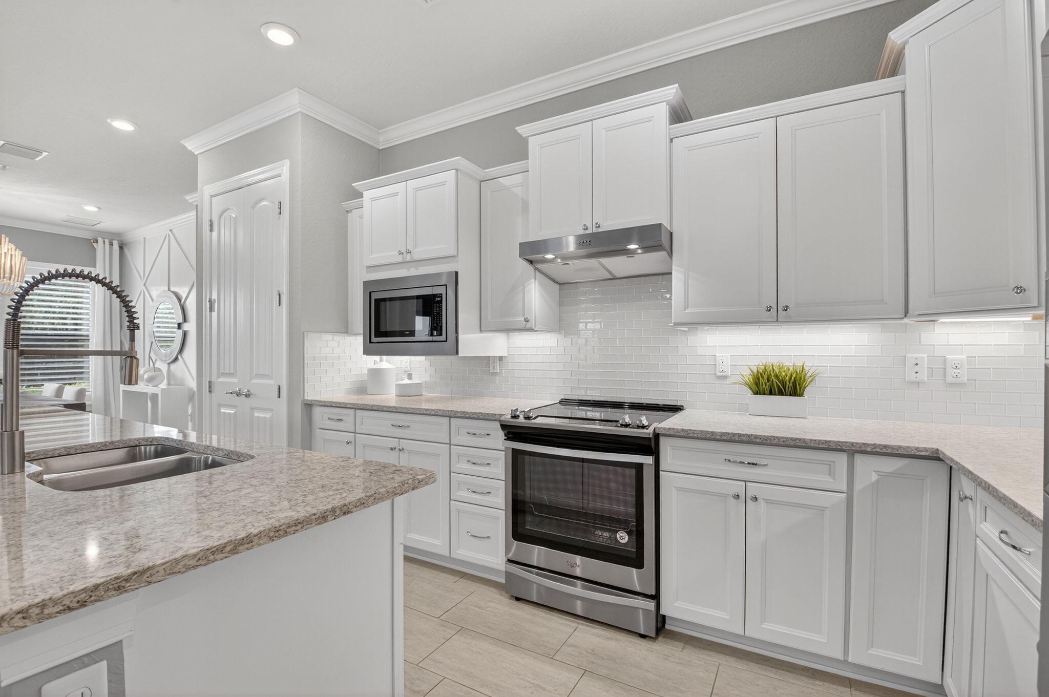 BOCA FLORES - Residential Lease