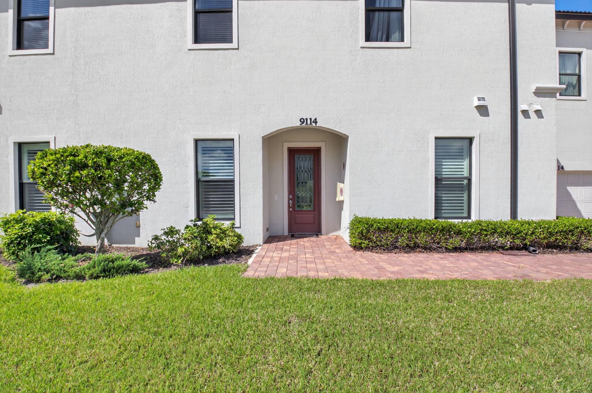 BOCA FLORES - Residential Lease