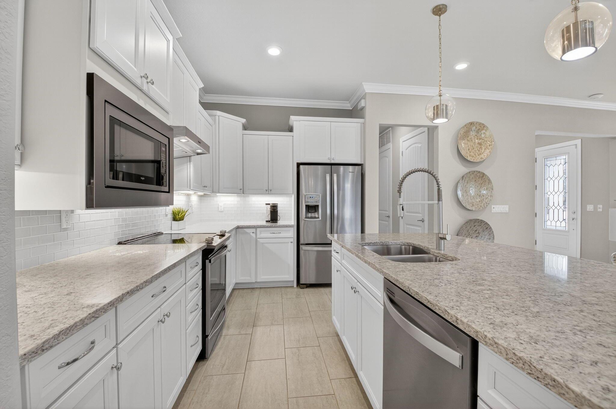 BOCA FLORES - Residential Lease