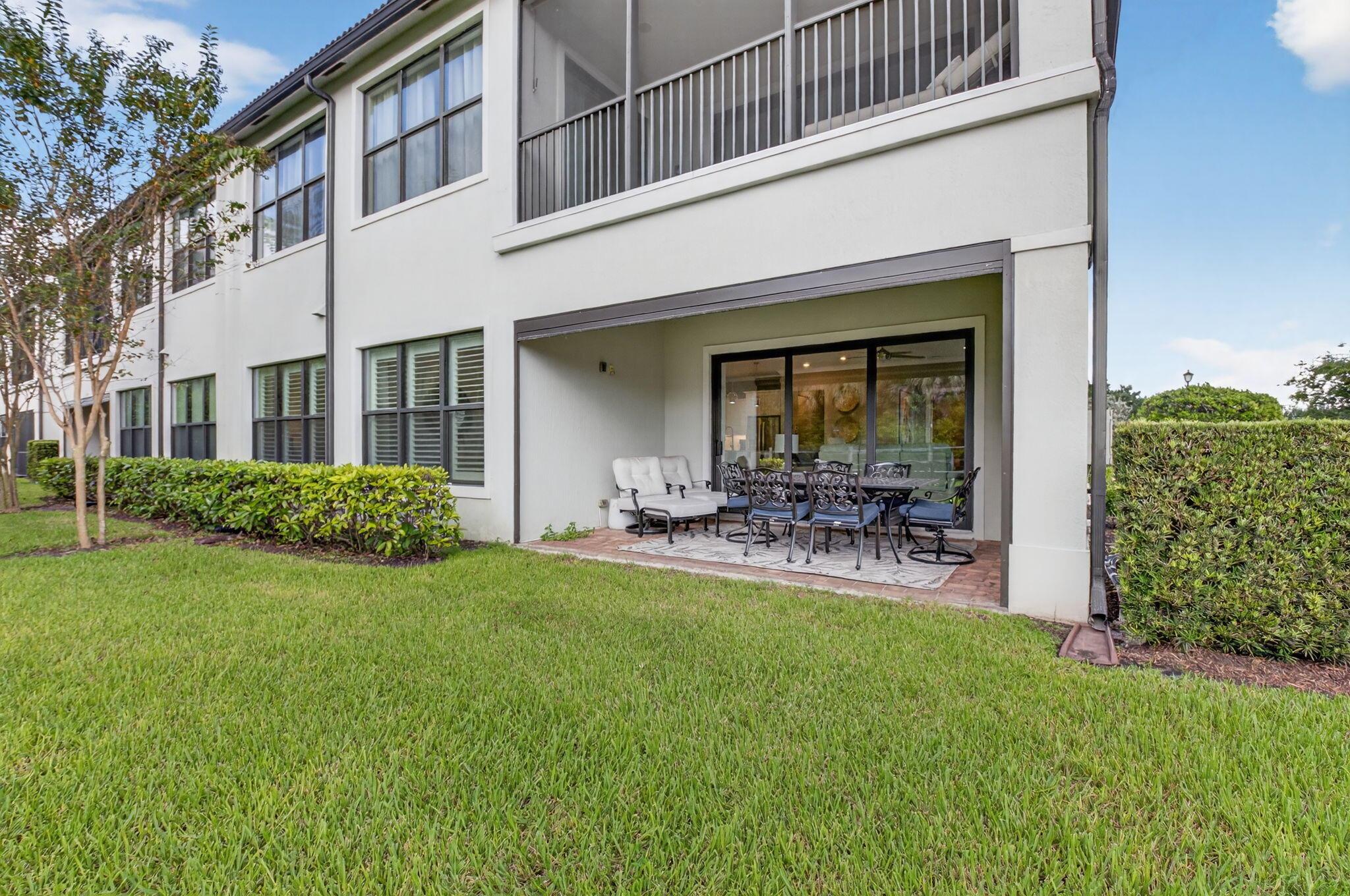 BOCA FLORES - Residential Lease