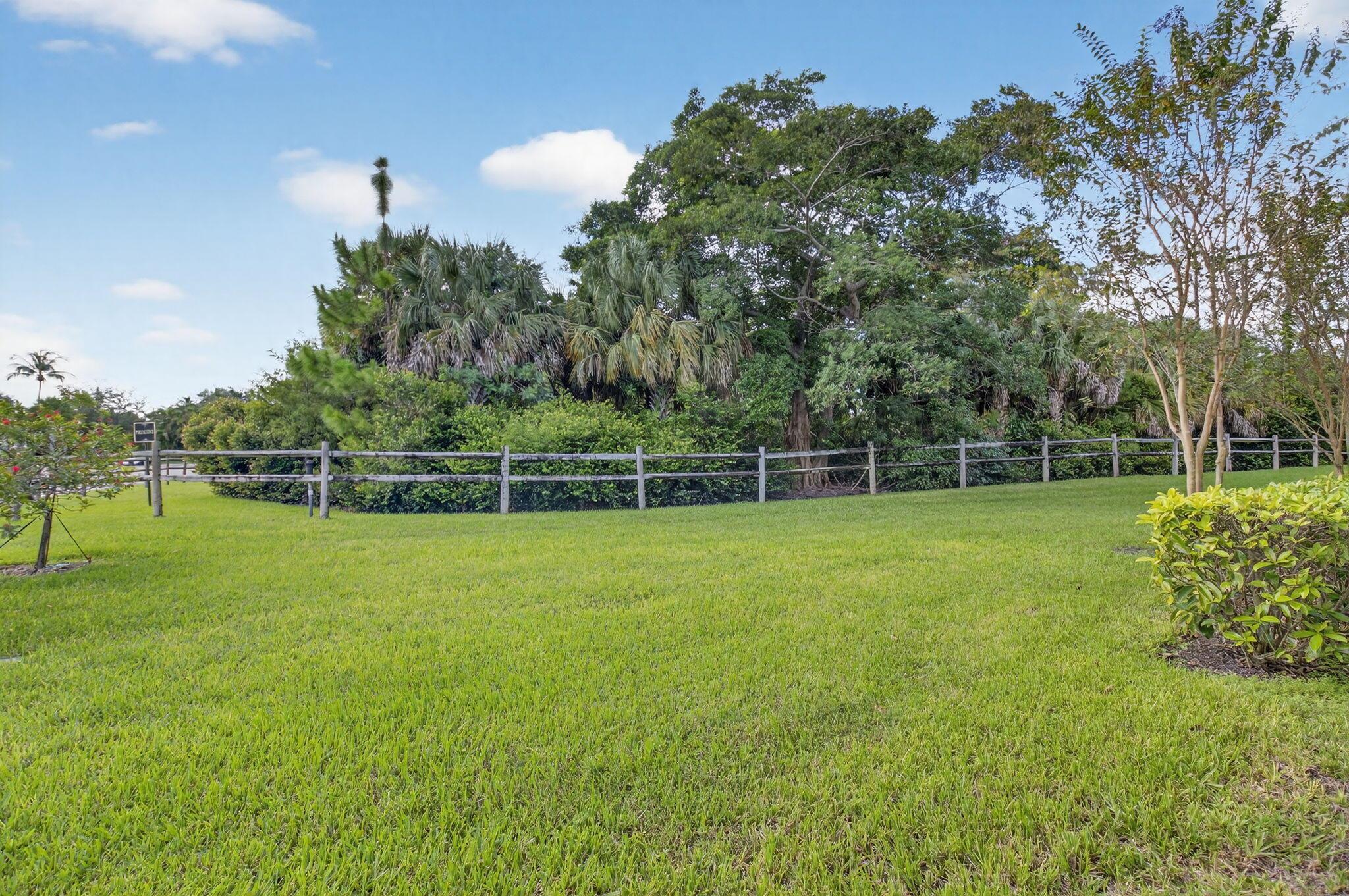 BOCA FLORES - Residential Lease