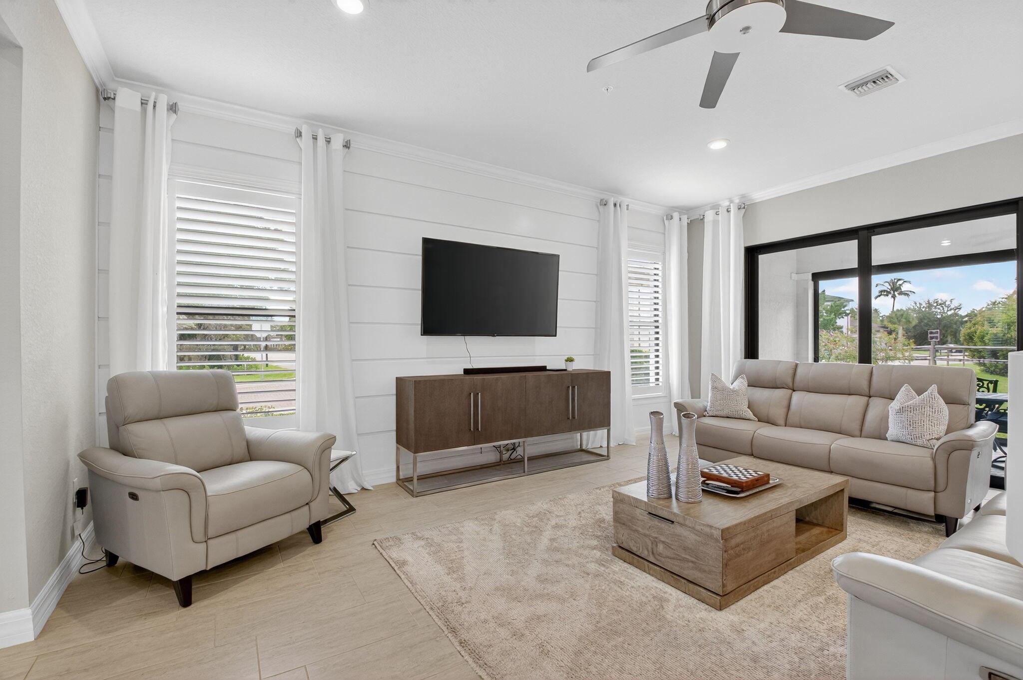BOCA FLORES - Residential Lease