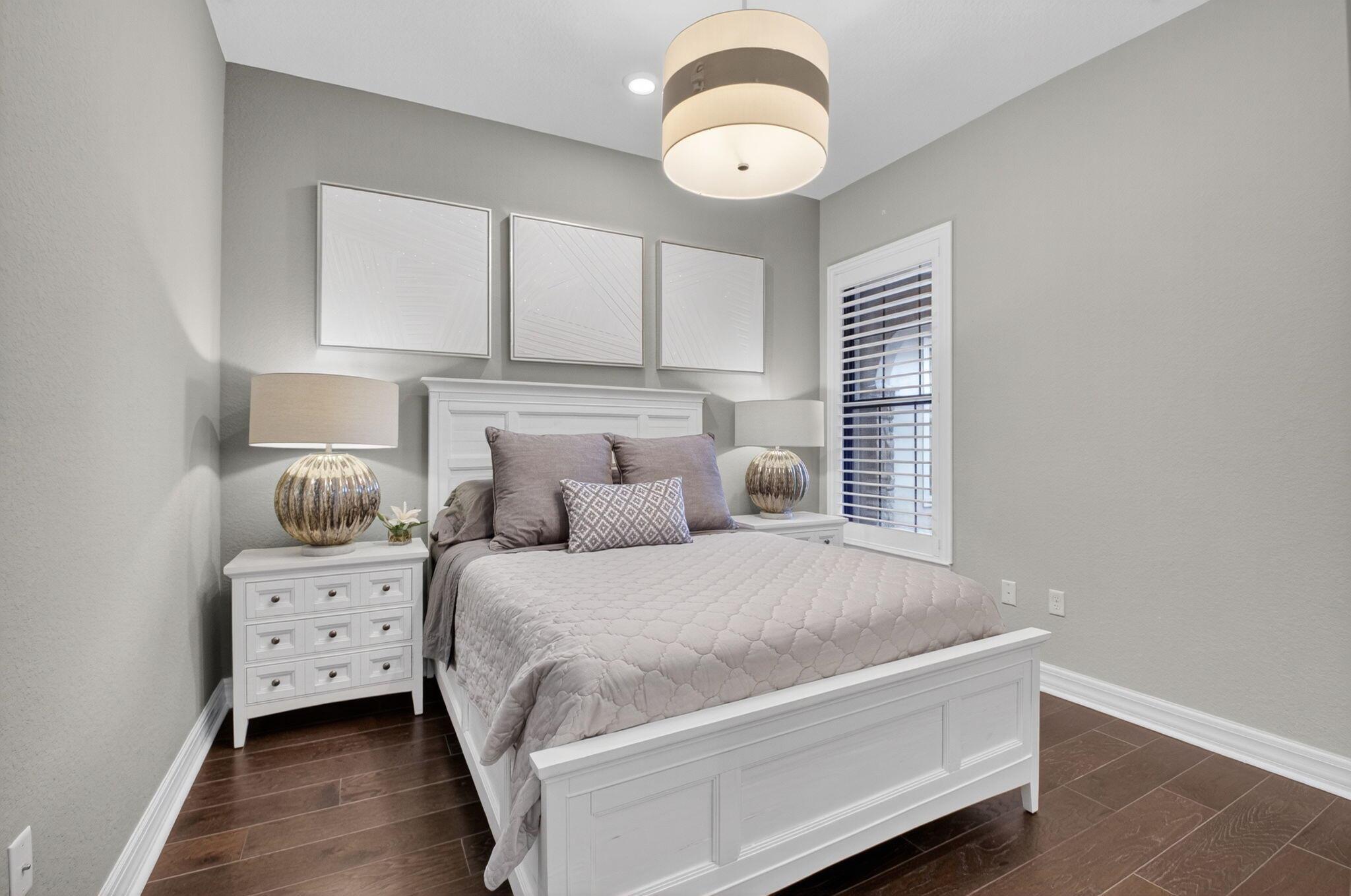 BOCA FLORES - Residential Lease
