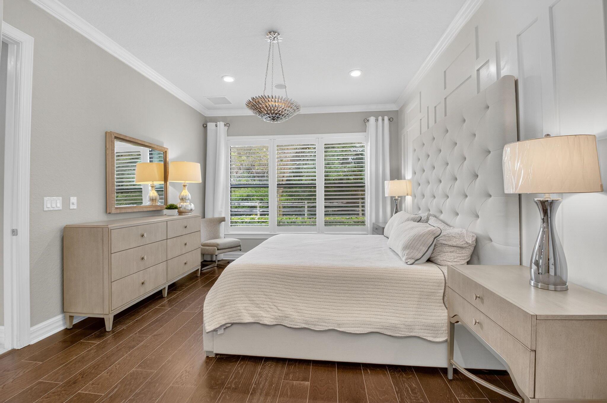 BOCA FLORES - Residential Lease
