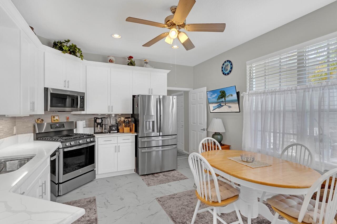 HAMMOCK LAKES PHASE I - Residential