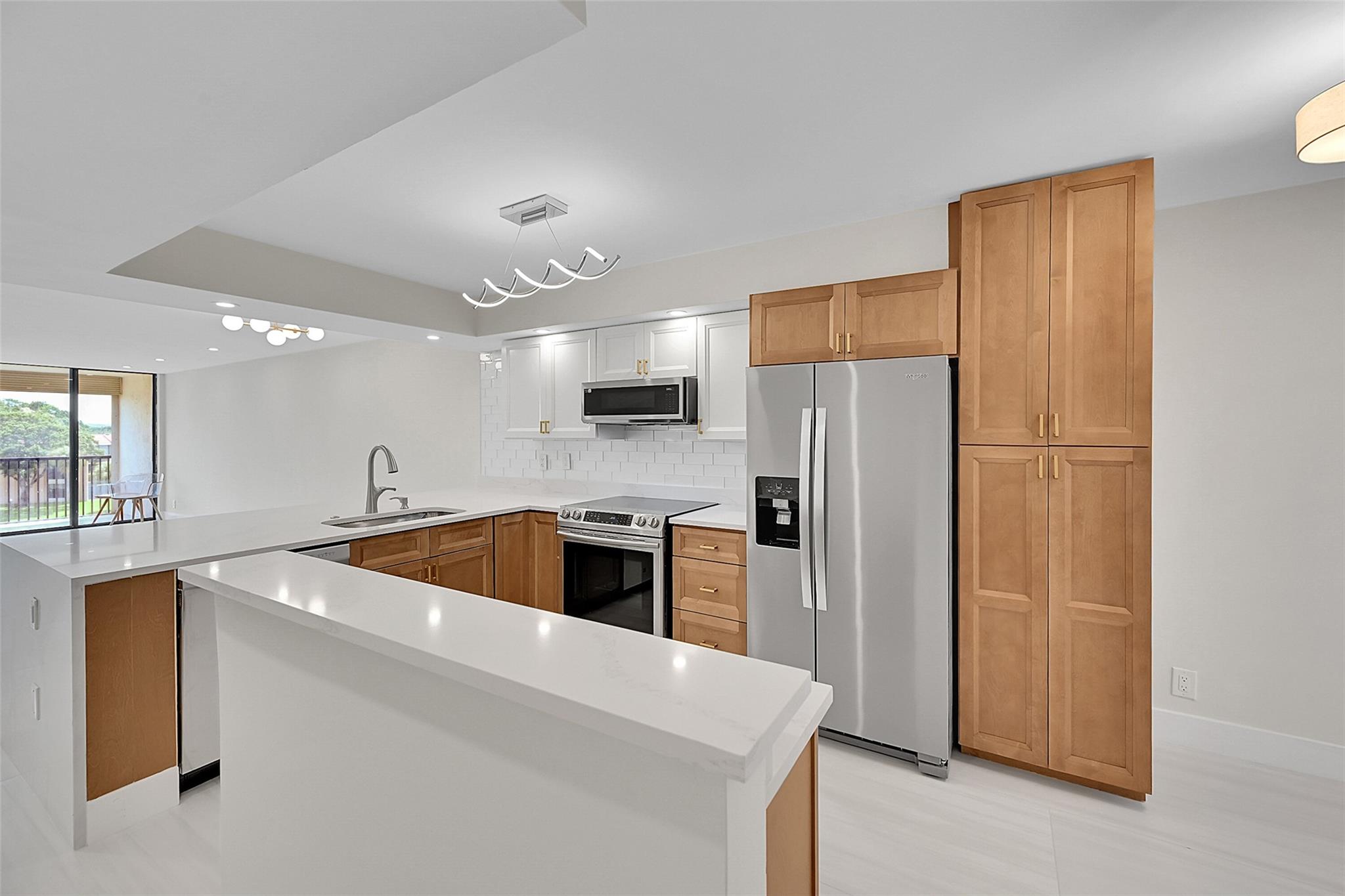 6547 Coral Lake Dr 411