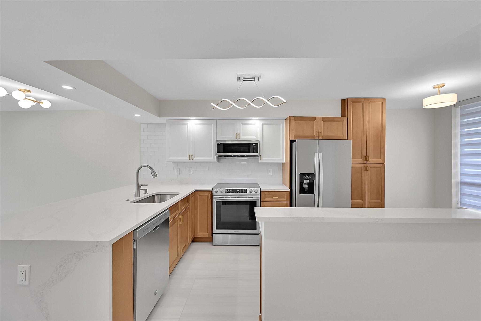 6547 Coral Lake Dr 411