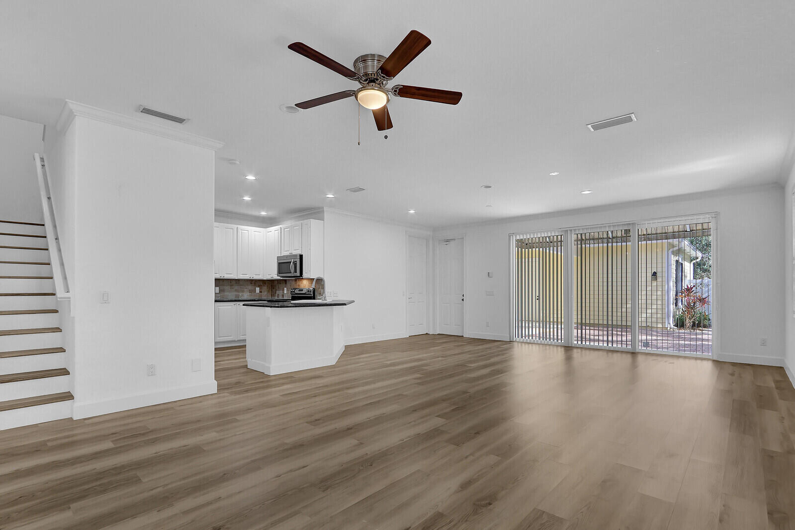 ISLAND AT ABACOA - Residential Lease