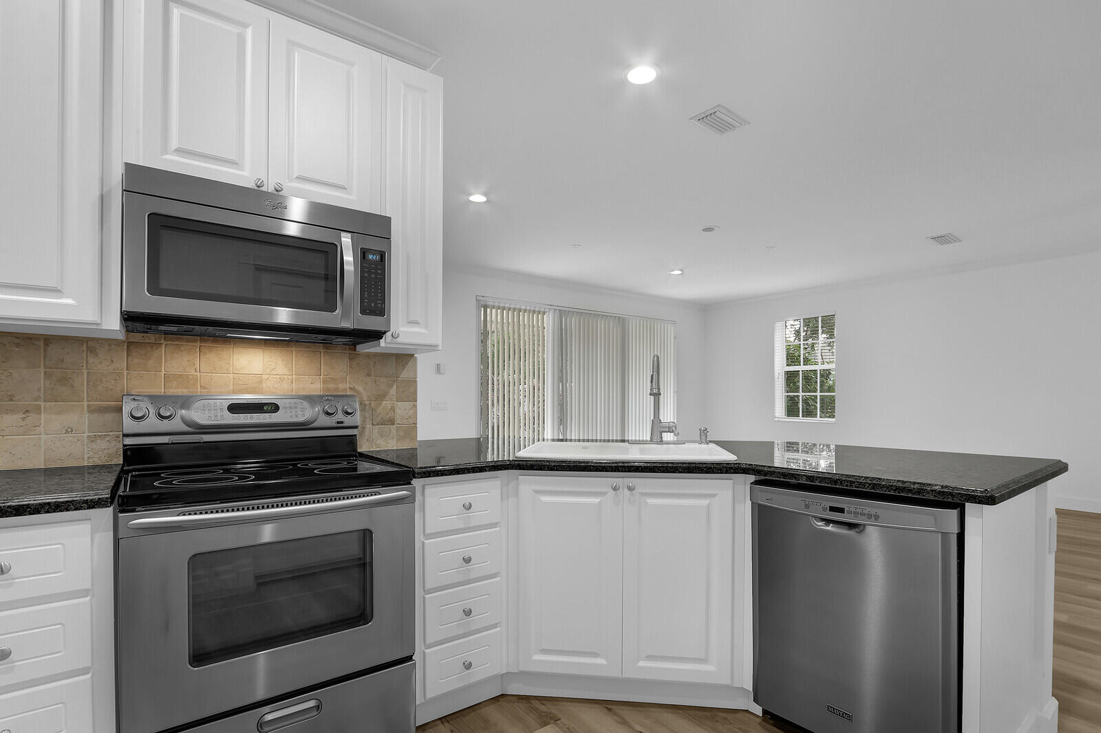 ISLAND AT ABACOA - Residential Lease