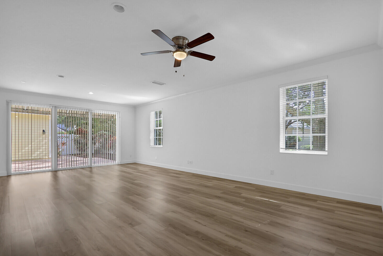 ISLAND AT ABACOA - Residential Lease