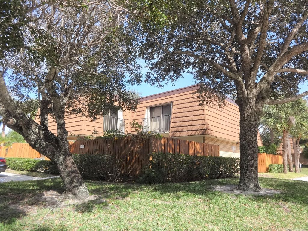Photo of 3013 30th Court, Jupiter, FL 33477 (MLS # R10795623)