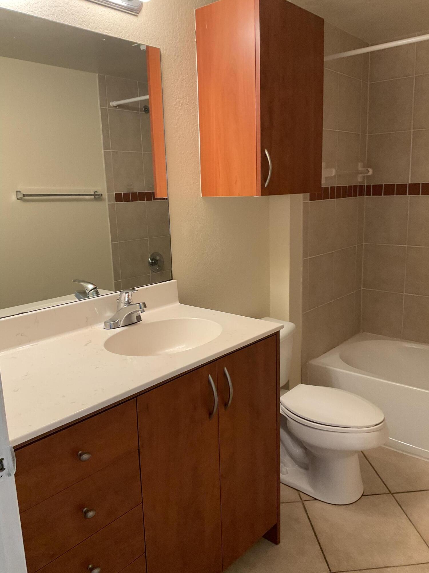 VILLAS AT EMERALD DUNES CONDO - Residential Lease