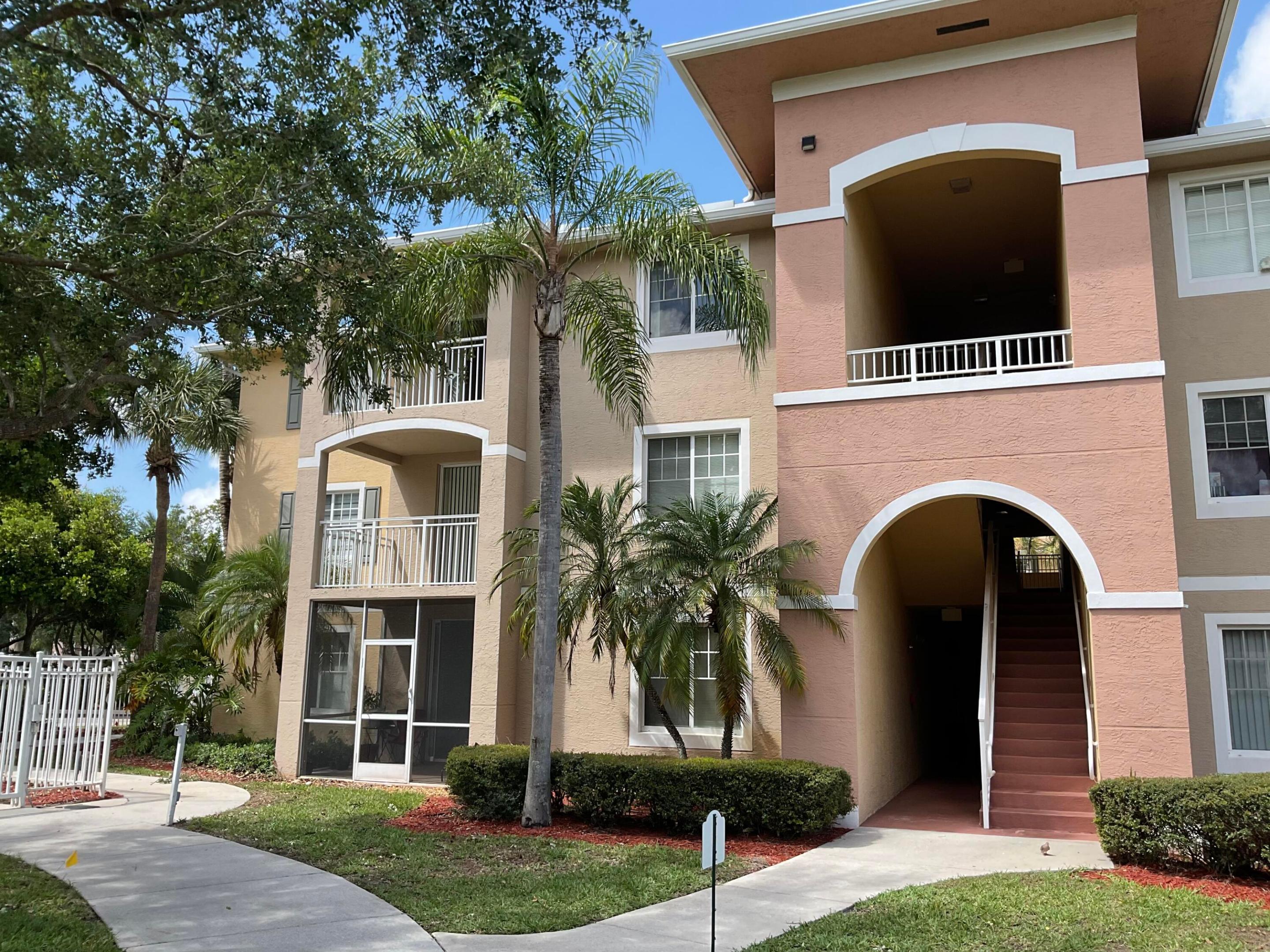 VILLAS AT EMERALD DUNES CONDO - Residential Lease