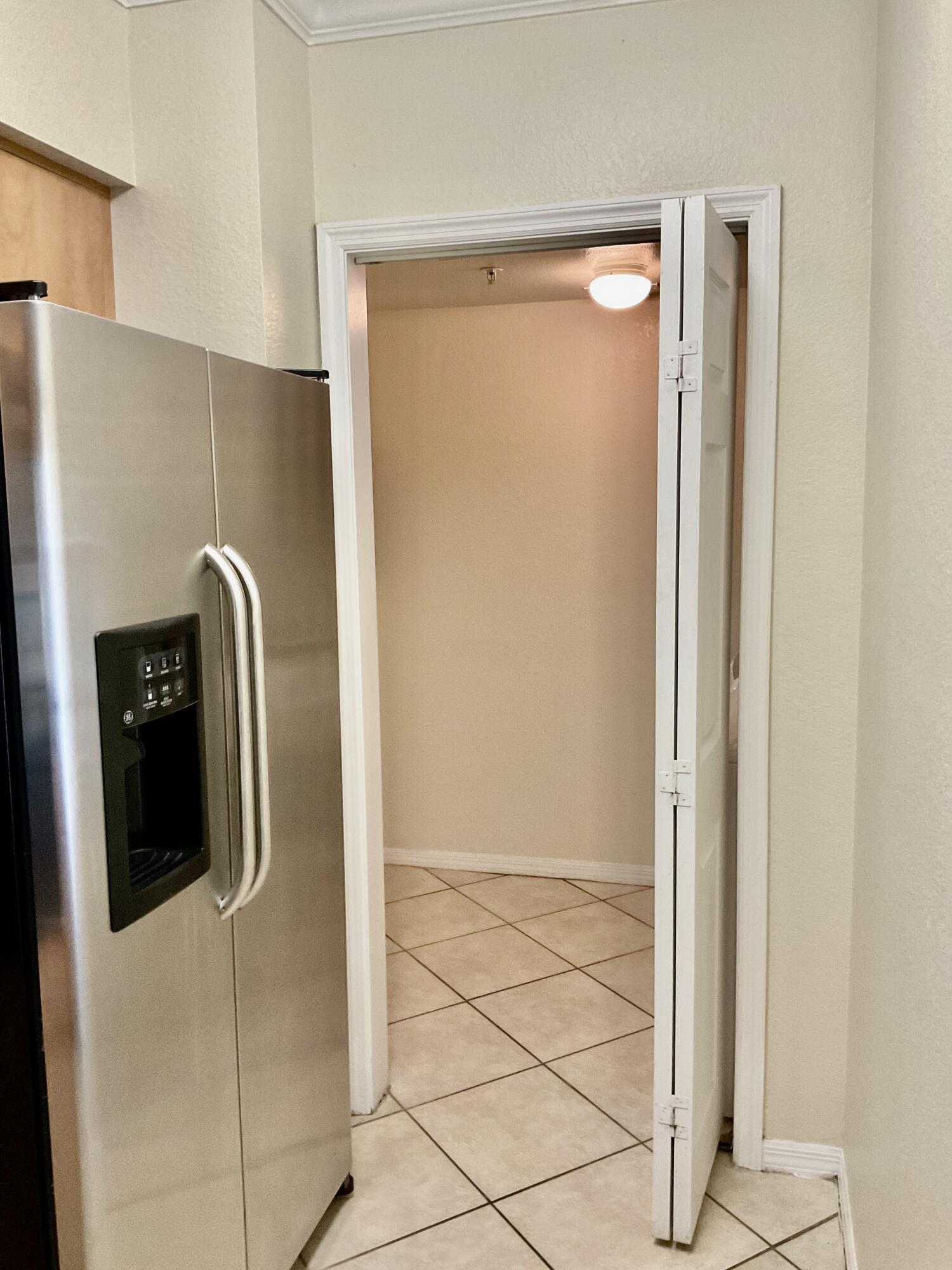 VILLAS AT EMERALD DUNES CONDO - Residential Lease