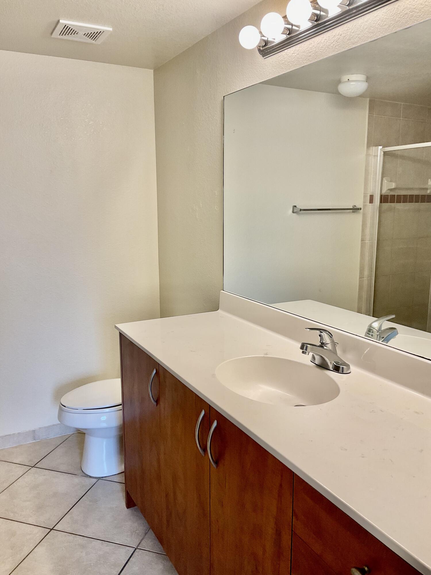 VILLAS AT EMERALD DUNES CONDO - Residential Lease