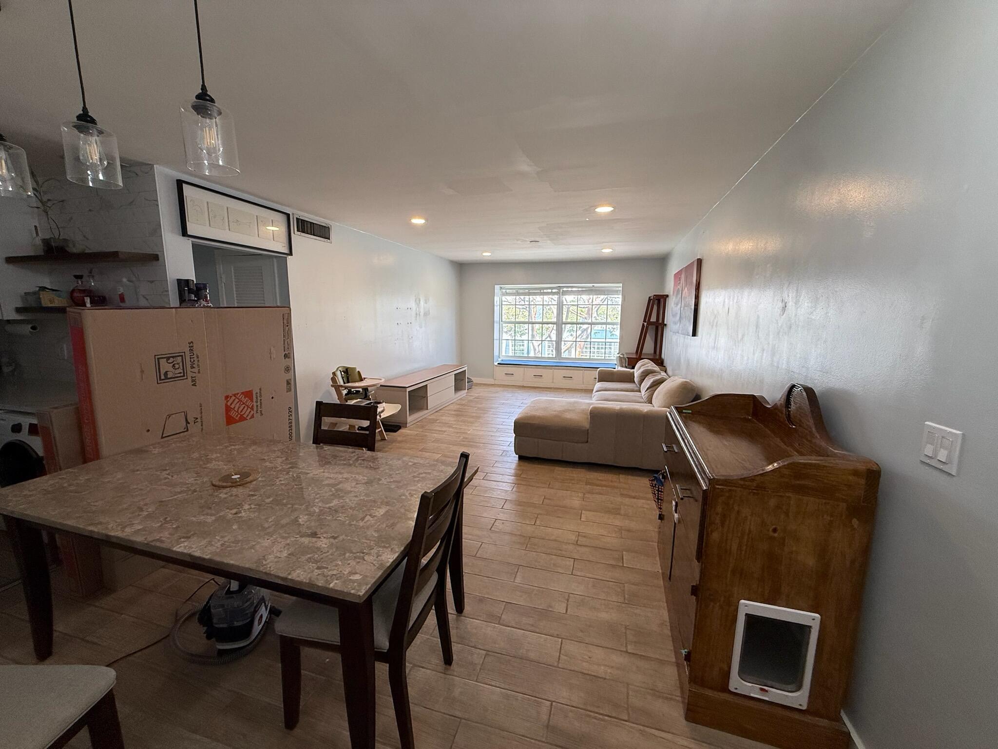 IMPERIAL POINT COLONNADES CONDO - Residential Lease