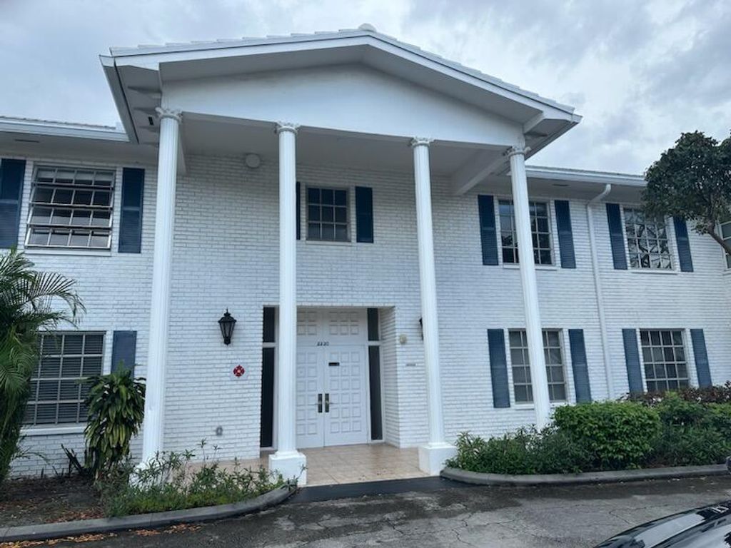 Photo of 2220 NE 68th Street #1023, Fort Lauderdale, FL 33308 (MLS # B26004746)