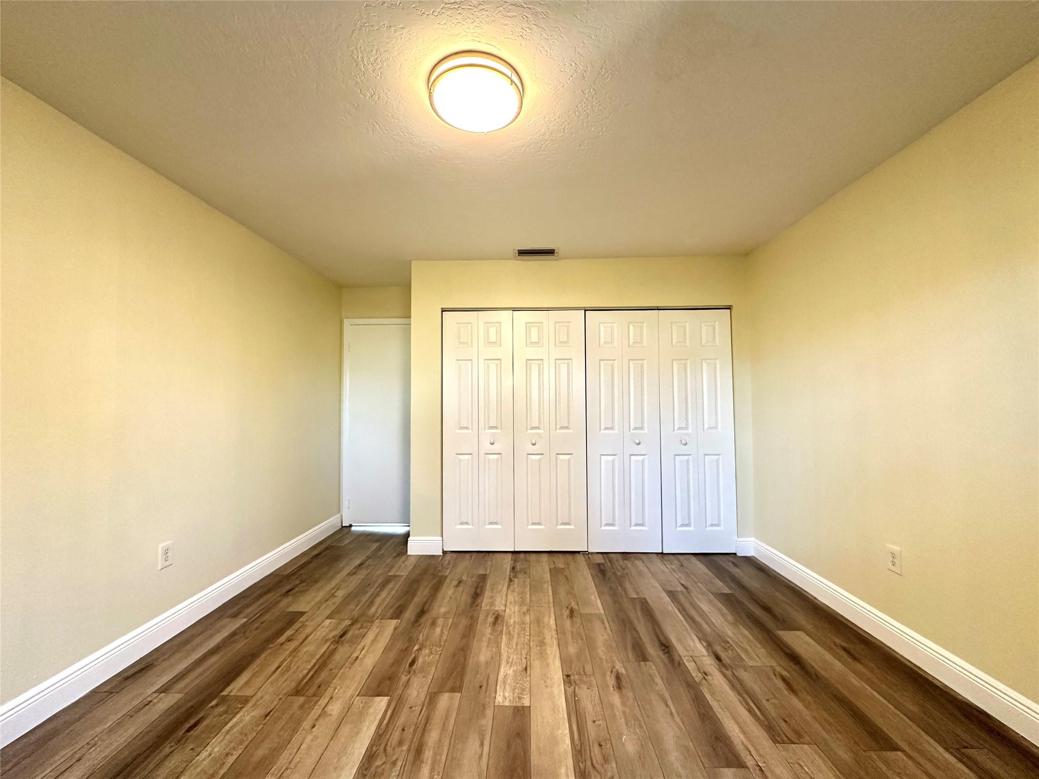 Country Squire Twnhms - Residential Lease