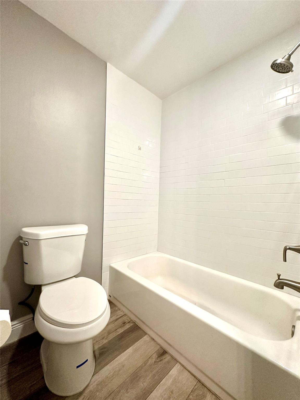 Country Squire Twnhms - Residential Lease