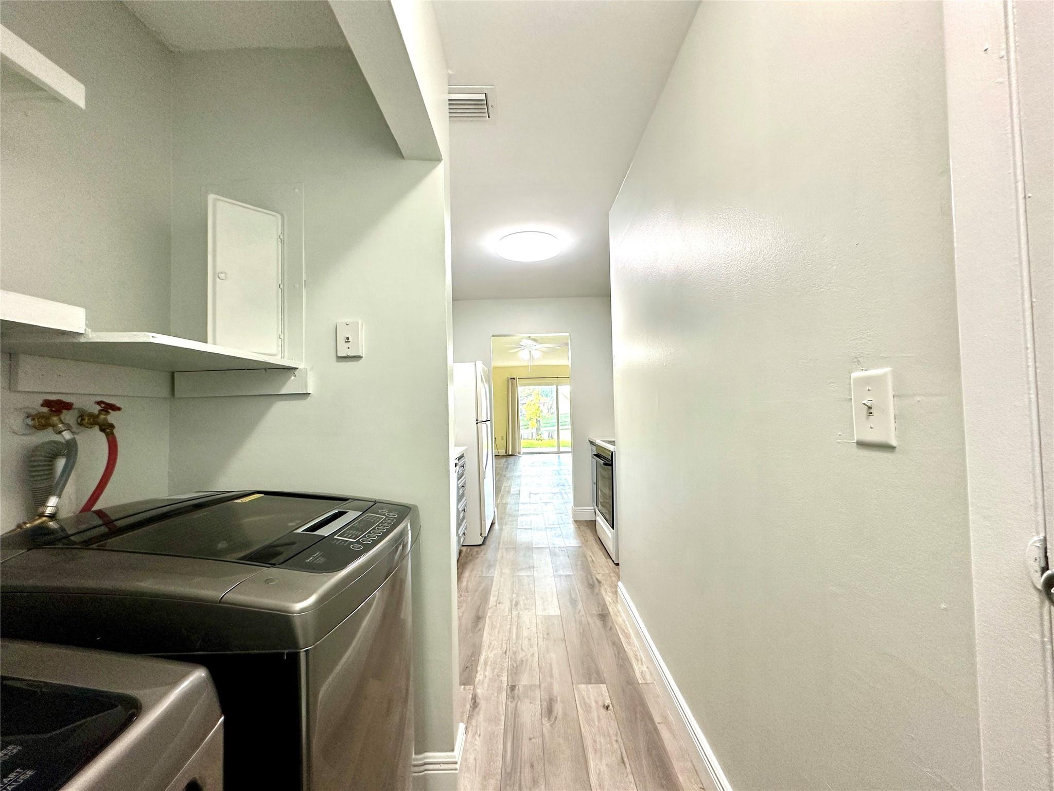 Country Squire Twnhms - Residential Lease