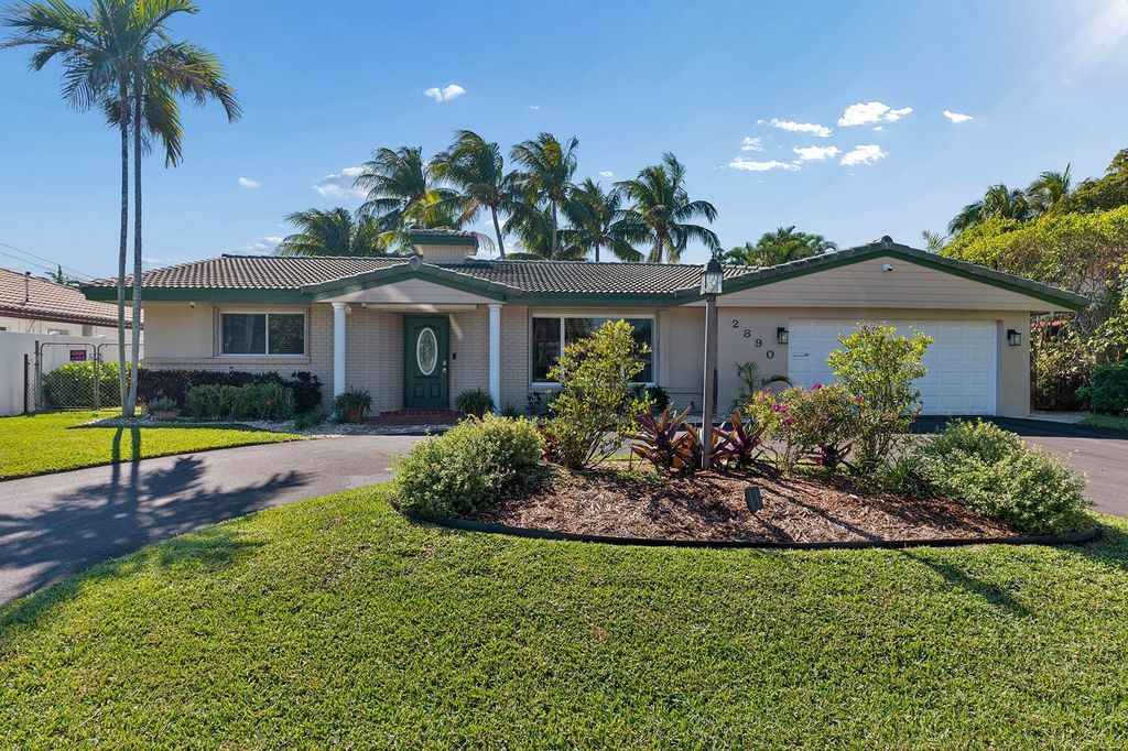 Photo of 2890 NE 23rd Street, Pompano Beach, FL 33062 (MLS # F10551062)