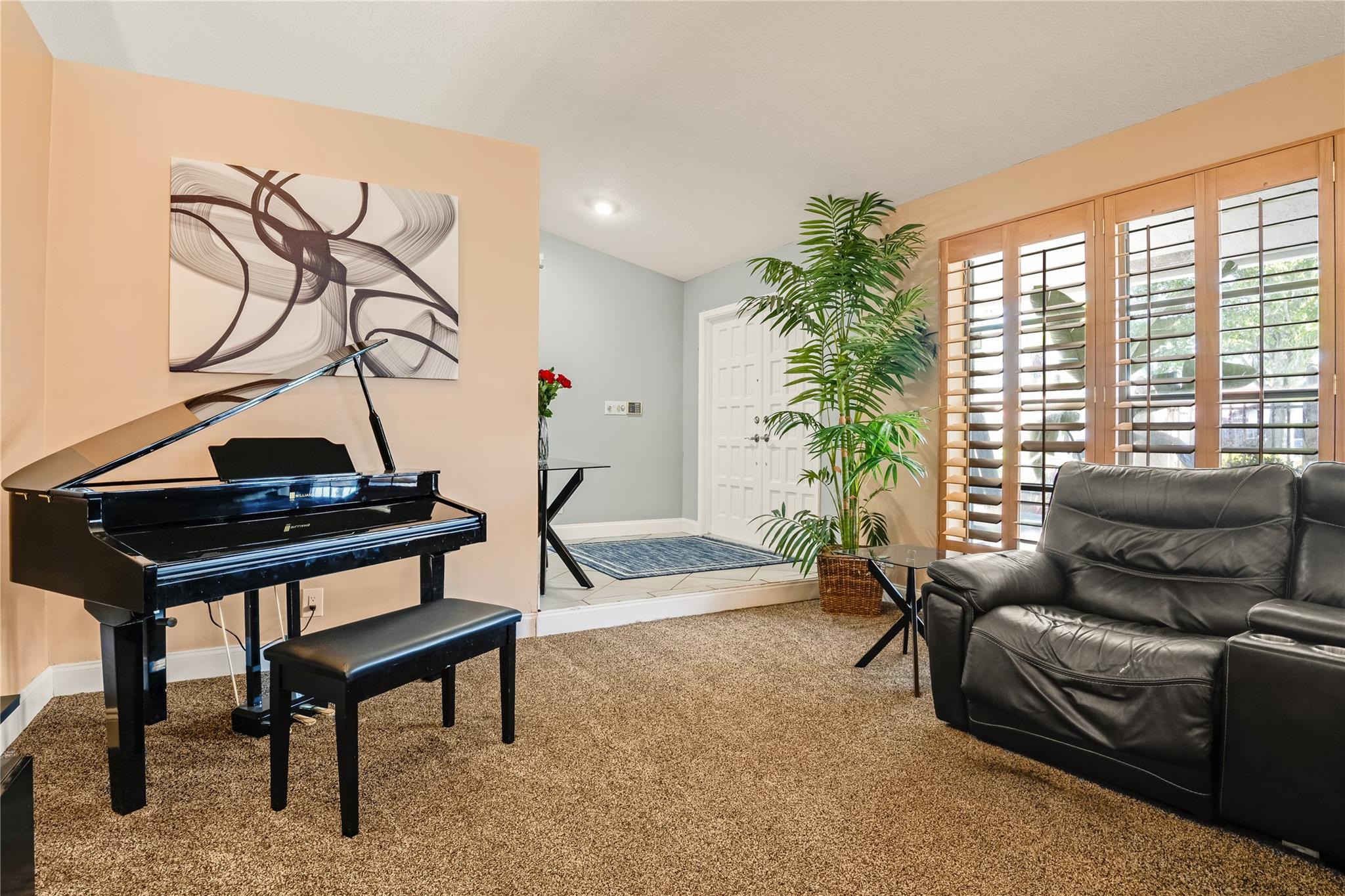 Oak Wood 80-39 B - Residential
