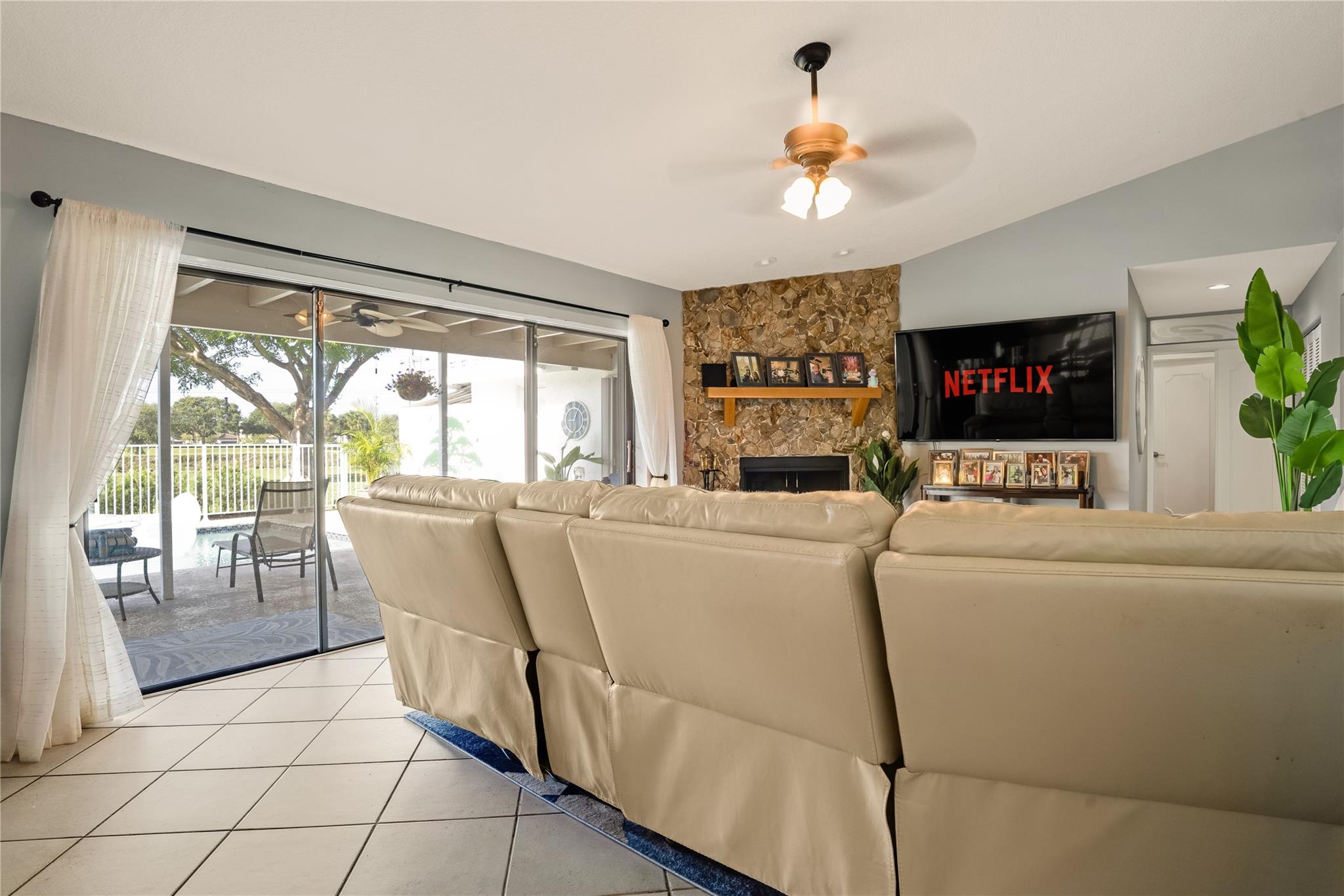 Oak Wood 80-39 B - Residential