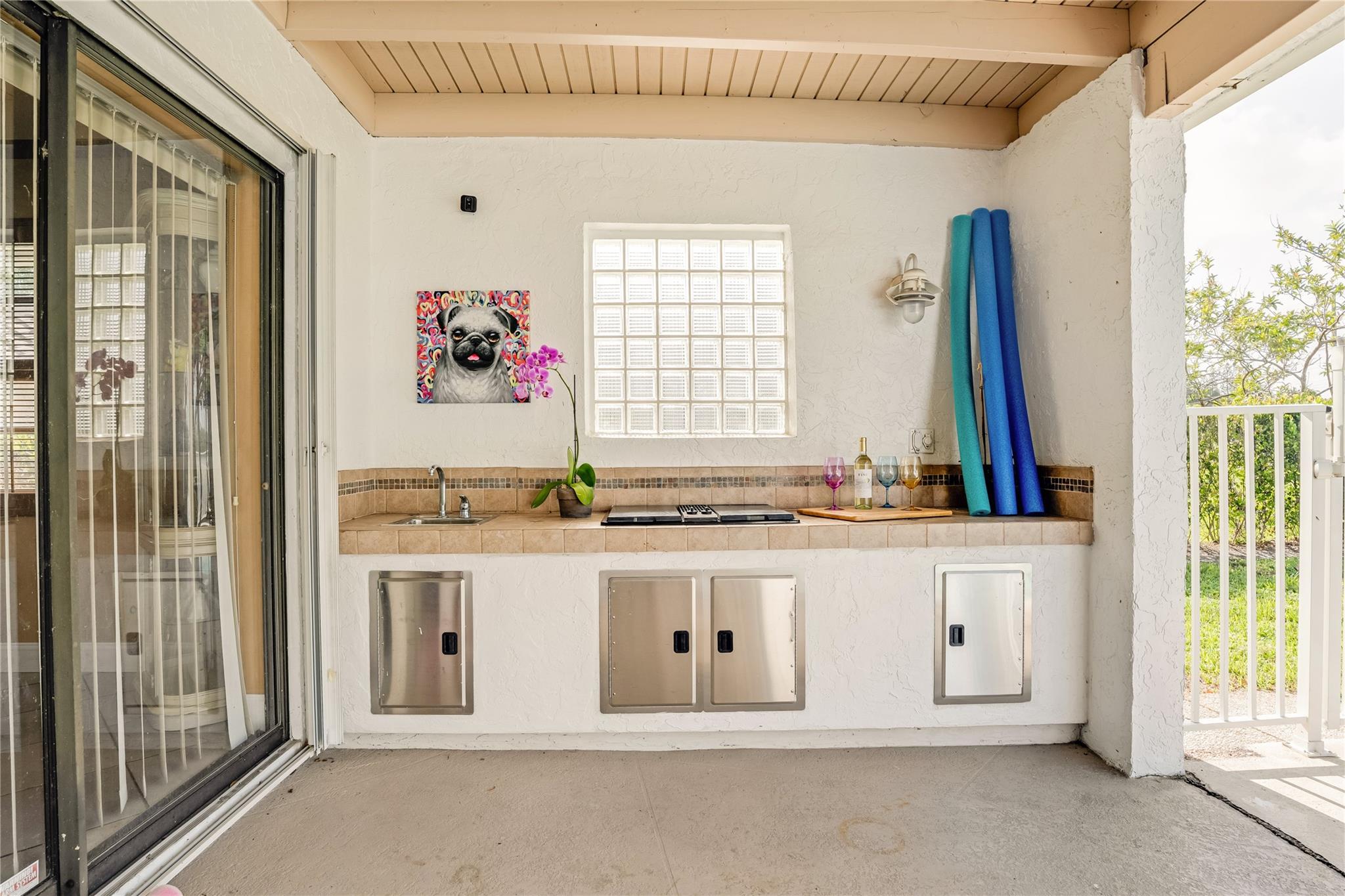 Oak Wood 80-39 B - Residential