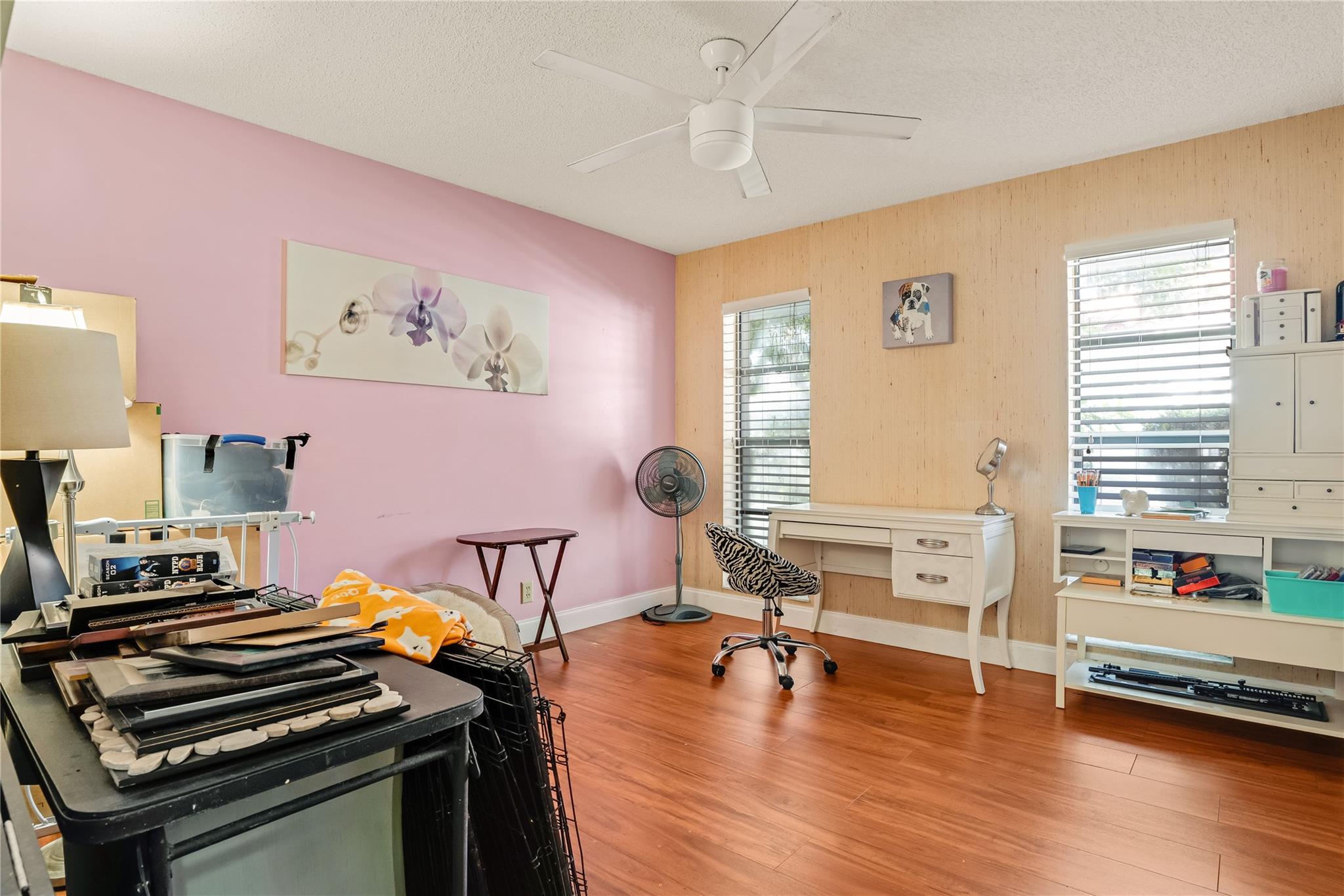 Oak Wood 80-39 B - Residential