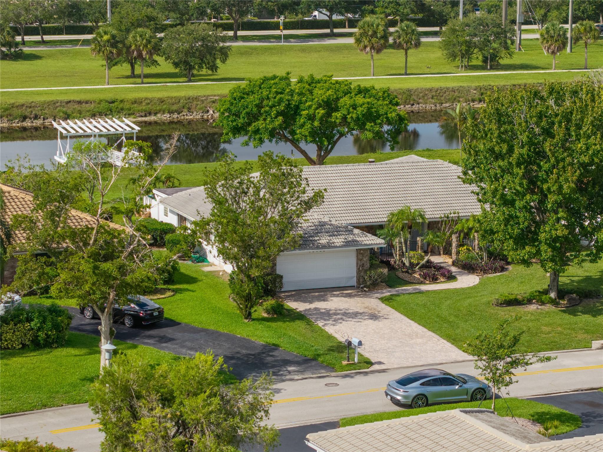 Oak Wood 80-39 B - Residential