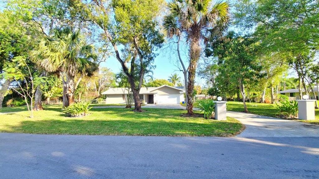 Photo of 4195 Maurice Drive, Delray Beach, FL 33445 (MLS # R11166523)
