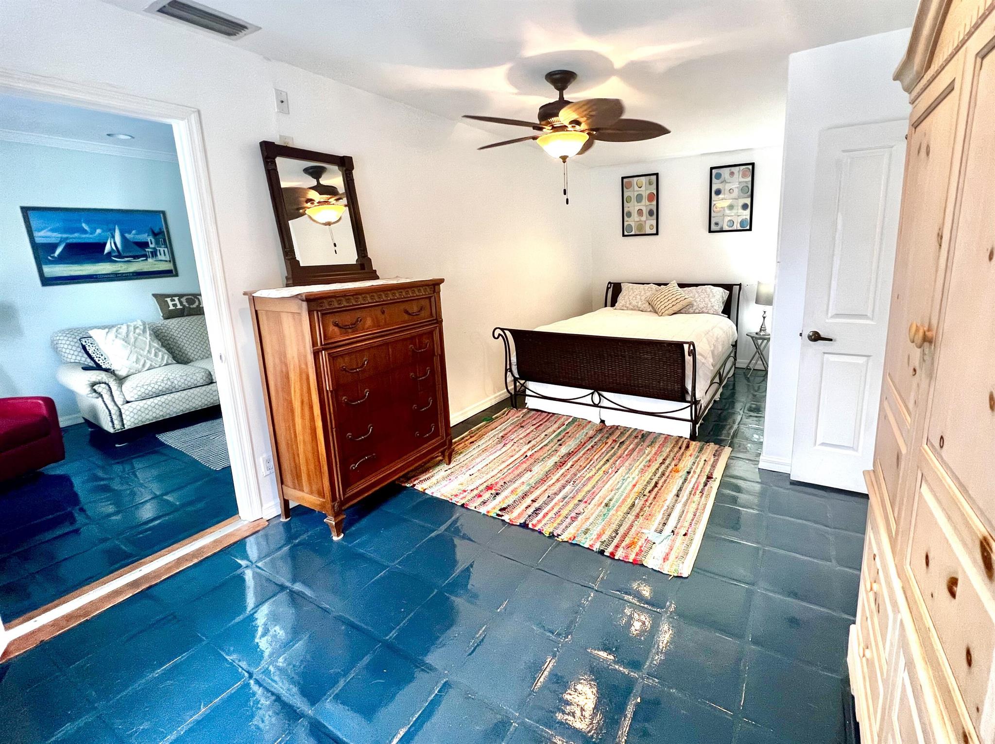 Lovely private pool cottage located in desirable Little Ranches - be in the country, but only minutes from restaurants, shops and all equestrian amenities. 3 stall barn with tack room available too! This is a private and very comfortable cottage located next to the Landlord's home. With a full kitchen, lounge / dining room, a separate bedroom with on suite bathroom. Own washer/dryer. Kitchen equipped with oven, dishwasher, refrigerator and microwave. Cottage includes use of the owner's pool. Cottage also has the option of a 3 stall barn and tack room. Stalls are an additional $450 pm. 4 paddocks and trailer parking on premises. No arena. Tenant to pay for all equestrian expenses. $450 per stall per month additional rental.